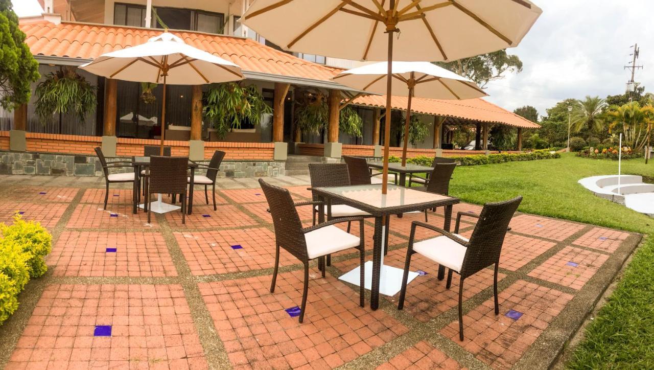 Cotinga 3* Tribunas